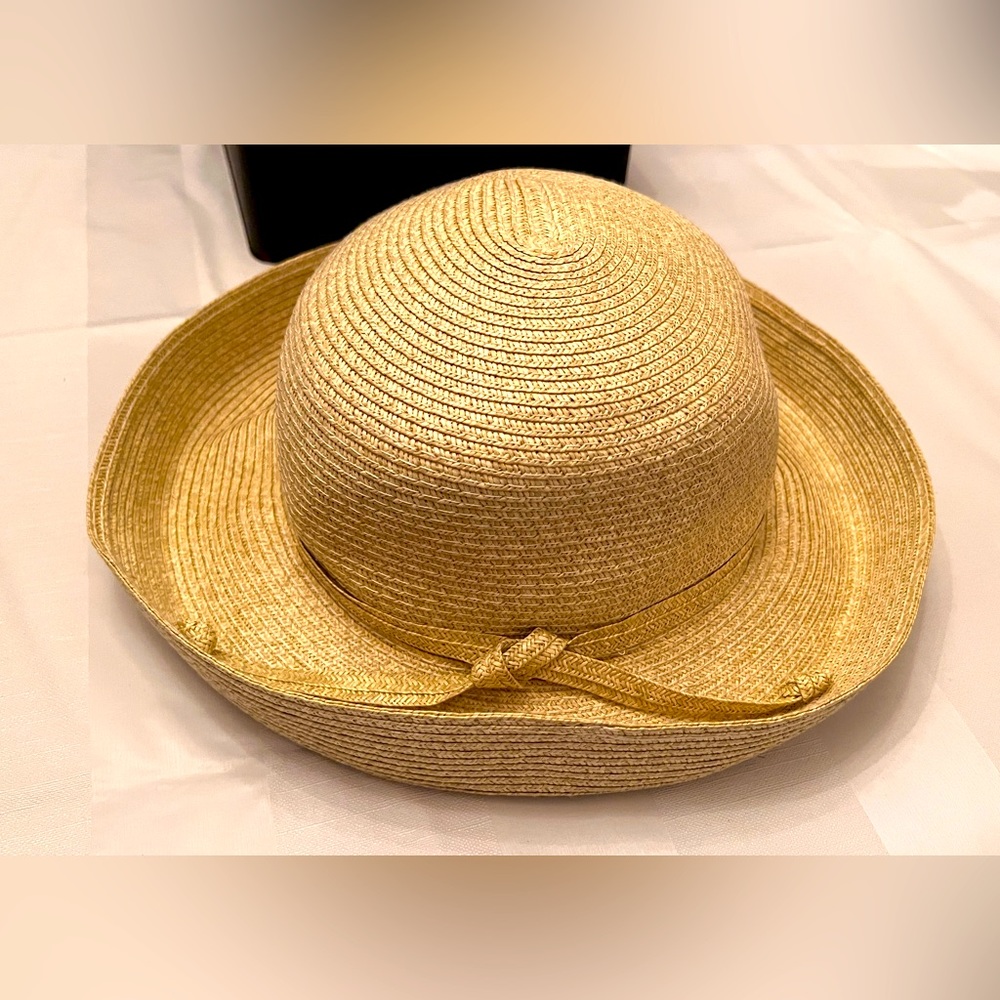 Chic straw hat